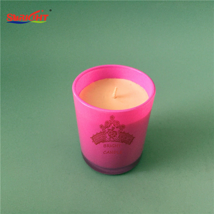 Vela aromatizante de cera de soja en vaso cristal roso y diseño de logo personalizada